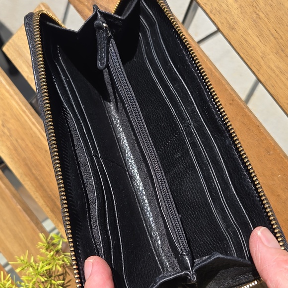 Michael Kors Jet Set Black Pebbled Leather Zip Wallet Gold Hardware - Picture 10 of 17